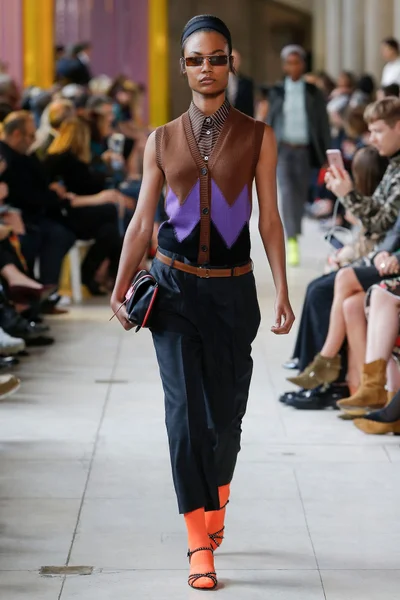 Look 1